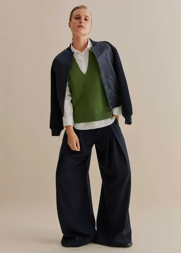 Merino Cashmere Relaxed V Neck Vest