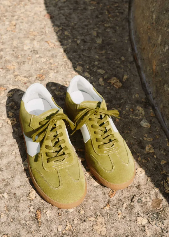Retro Trainer