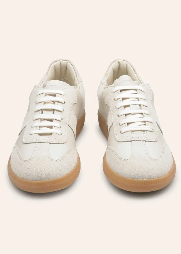 Retro Trainer