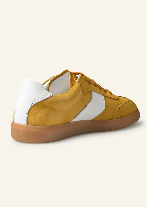 Retro Trainer
