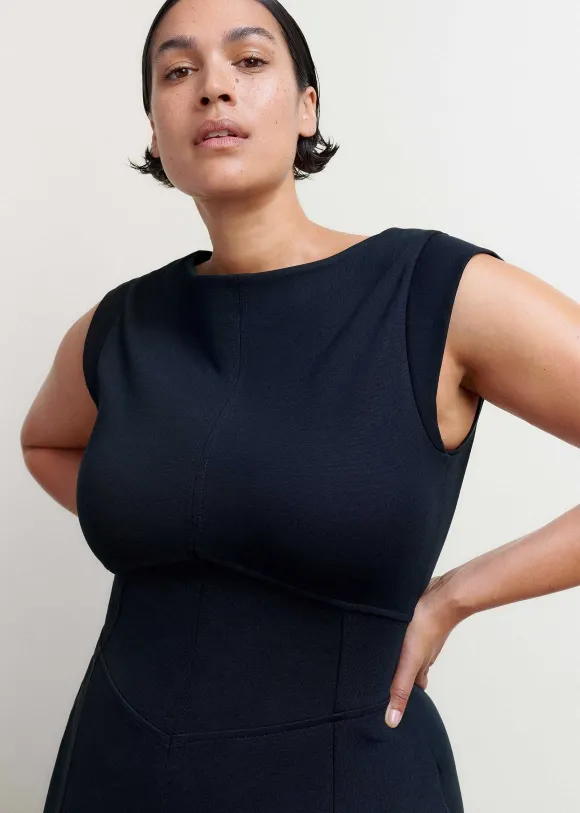 Travel Tailoring Boat Neck Midi Dress