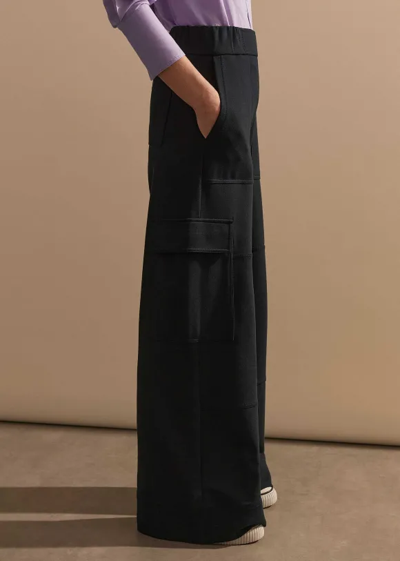 Travel Tailoring Wide-Leg Cargo Trouser