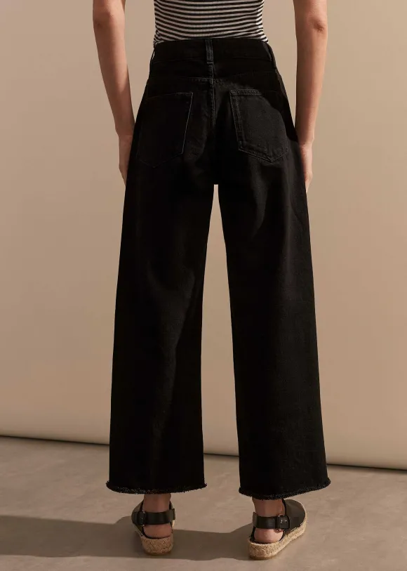 Wide-Leg Ankle-Length Jean